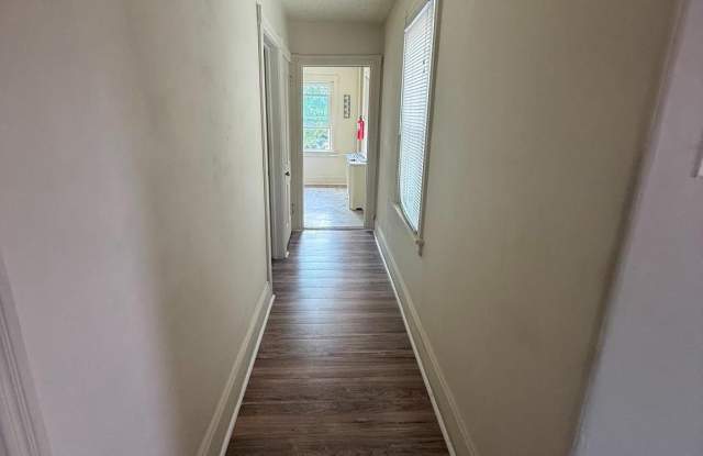 Photo of 388 W LANCASTER Avenue