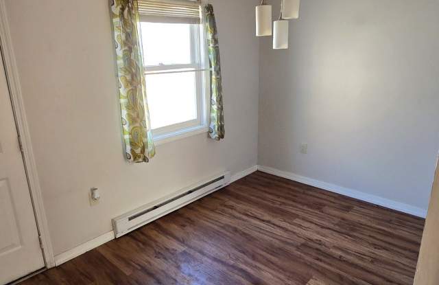 1424 Thomaston Avenue