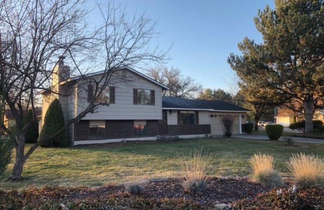 2733 E Warm Springs Ave - 2733 Warm Springs Avenue, Boise, ID 83716