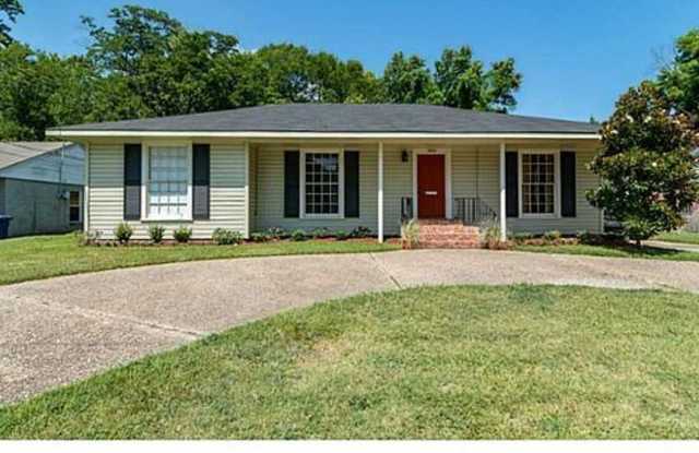 ** CHARMING 3/3 SOUTH HIGHLAND/MADISON PARK HOME **