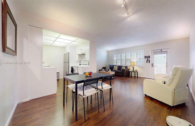 Photo of 4047 Rexford C