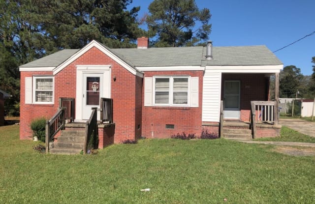 1104 S Cambridge Drive - 1104 Cambridge Circle, Rocky Mount, NC 27801