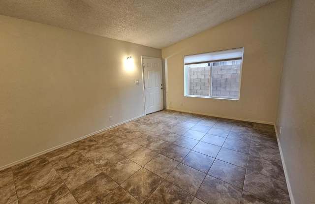 6245 E GLENCOVE Circle unit: 4