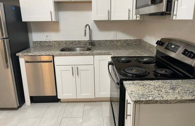 No FE Great Brookline Alternative near C line, NO FEE Heat Inc Students ok New Stainless Steek kitchen, Laundry