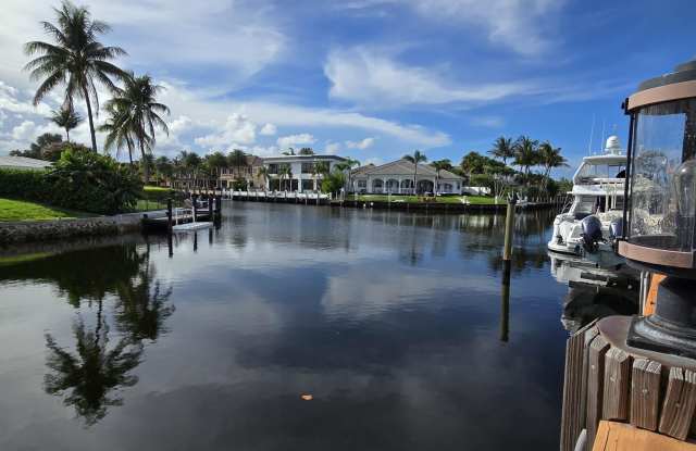 4011 NE 27th Terrace