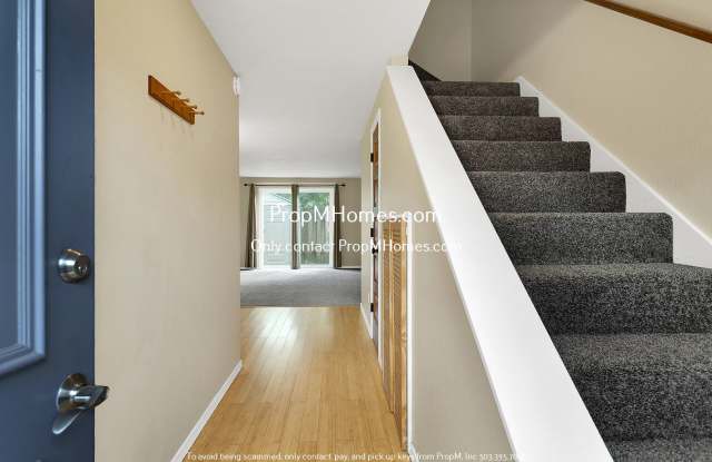 Charming 2-Bedroom Haven in the Heart of Sunset - A Blend of Serenity and Convenience!