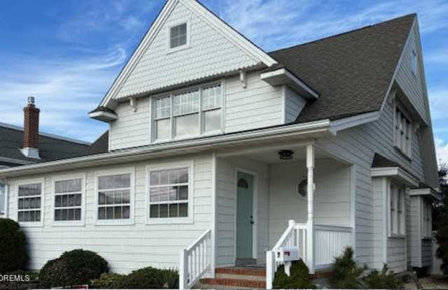 7 Ortley Avenue