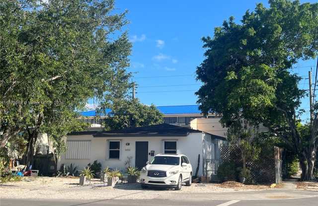 5450 SW 7th St