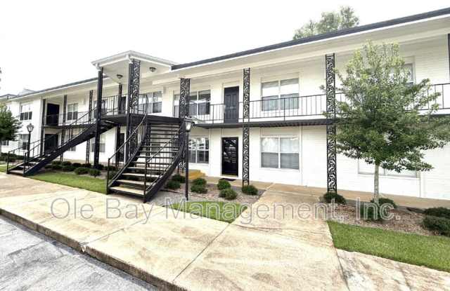 4009 Old Shell Rd