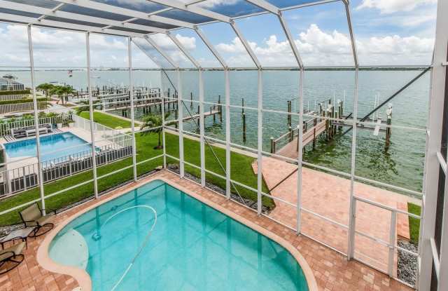 218 SAND KEY ESTATES DRIVE