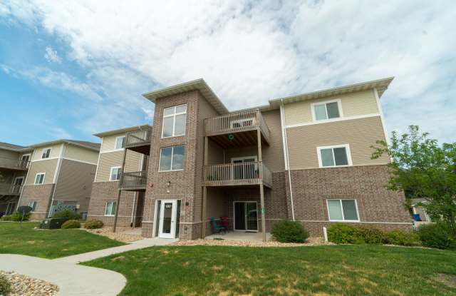 Cedar Hills Apartments | Modern 2-Bed, 2-Bath Living in Cedar Falls photos photos