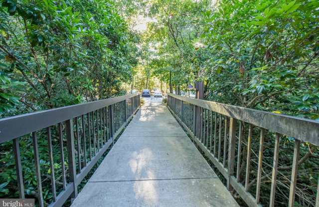 23247 WHITE BIRCH Court unit: 135