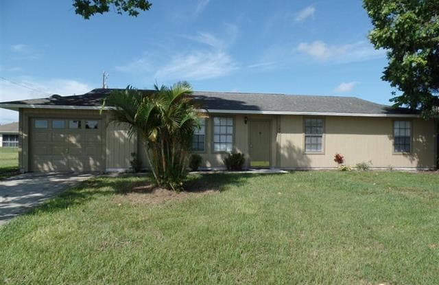 122 NW 2nd AVE - 122 Northwest 2nd Avenue, Cape Coral, FL 33993