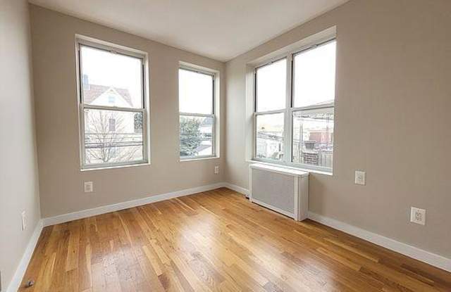 4459 Richardson Avenue