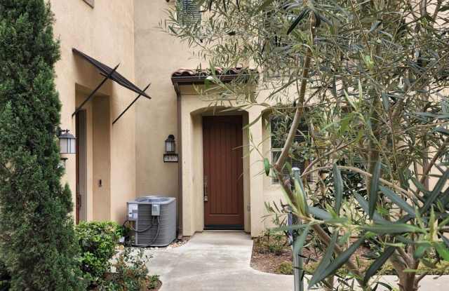 Goldbark Way - 18301