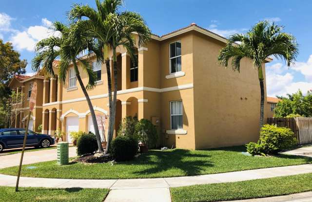 13531 NW 7th Place - 13531 Northwest 7th Place, Pembroke Pines, FL 33028