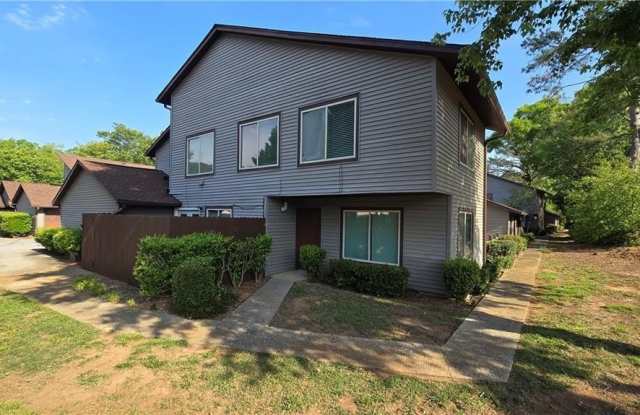 2747 Whitewater Court