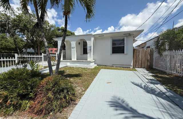 1807 NW 33rd St