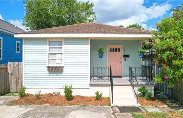 906 Flood Street