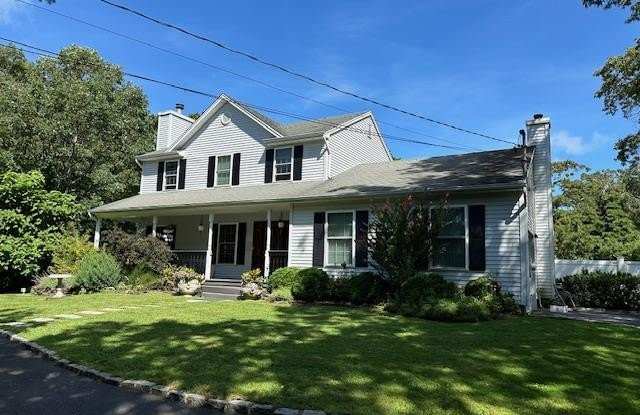 63 E Tiana Road