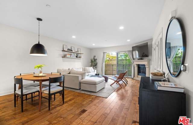 Photo of 8238 W Manchester Ave unit: 204