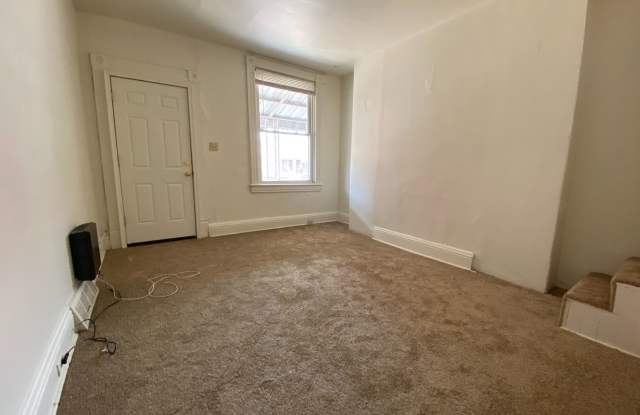 South Oakland 2BR Duplex with Back Yard Space! Call Today to Schedule an Appointment!