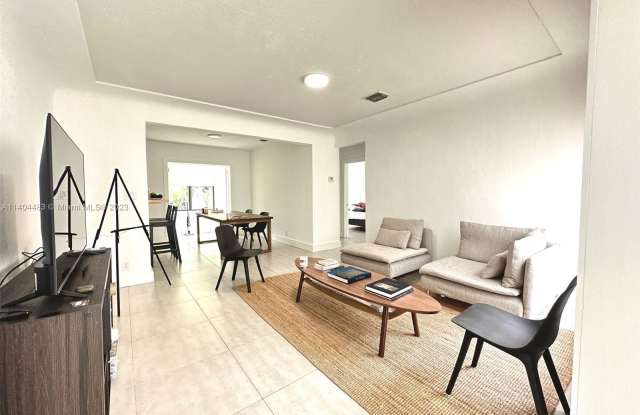 165 NW 46th St