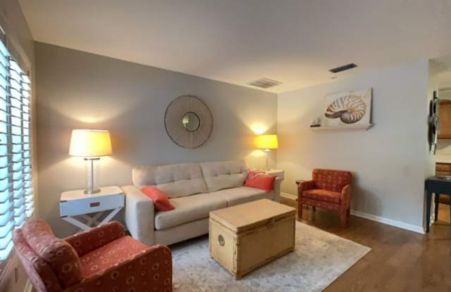 Island House-Close to Everything!