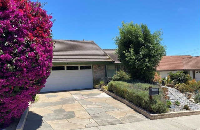 25522 Mackenzie Street