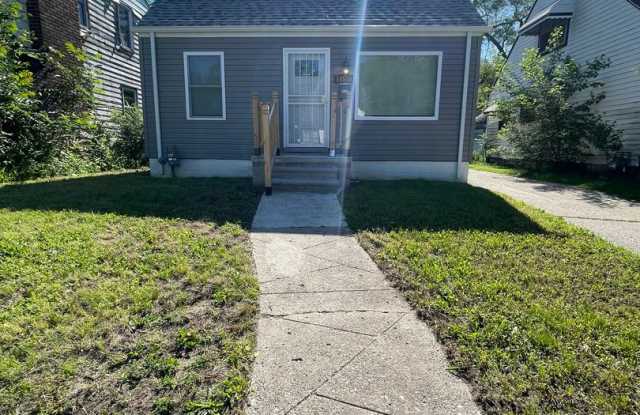 Beautifully Kept~3 BEDROOM 1 BATH BUNGALOW