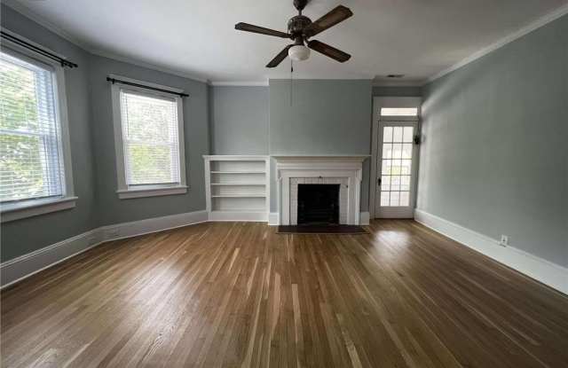 Photo of 218 E 42nd Street