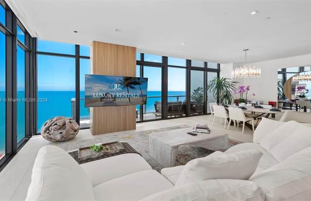 2201 Collins Ave photos photos