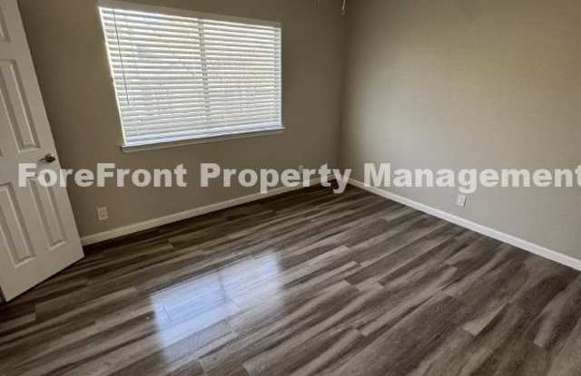 5629 Lochmoor