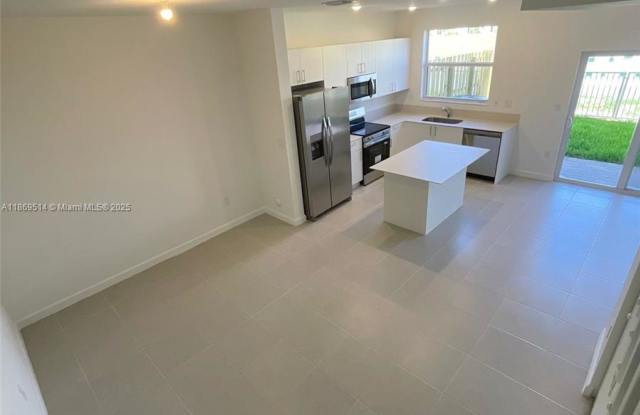 2760 Southeast 26th Avenue