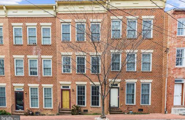 512 SAINT MARY ST