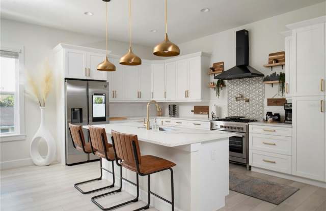 4919 N NEBRASKA AVENUE