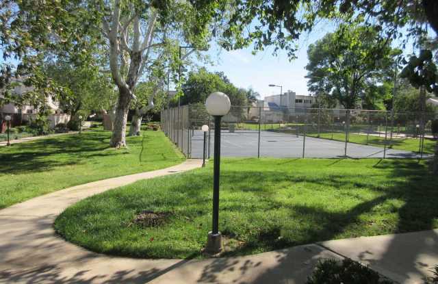 Duggan Property Management, Inc presents  Canoga Park - 3 Bedroom 2.5 Bath