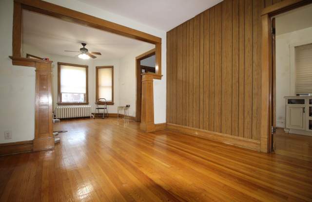 3905 N Christiana Avenue