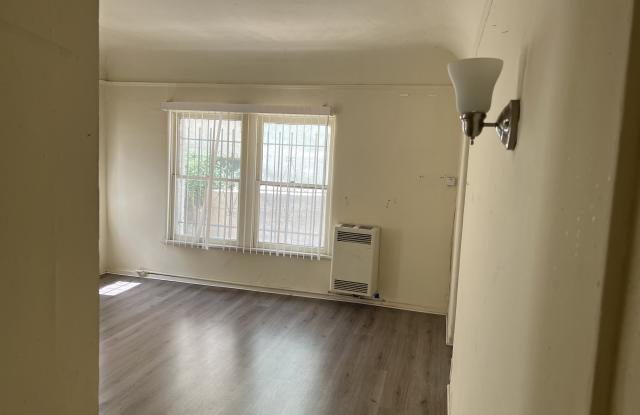 448 S New Hampshire Ave