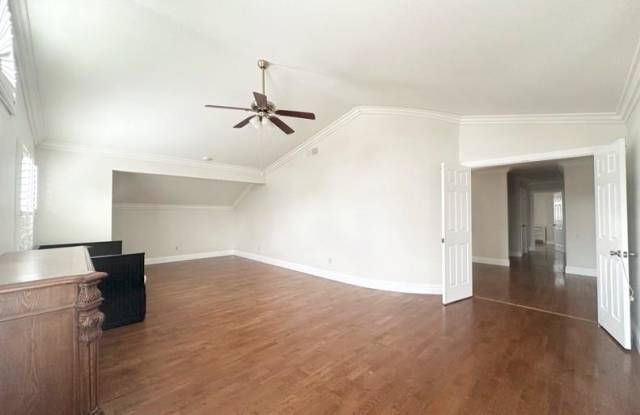 19852 East Round Hill Lane