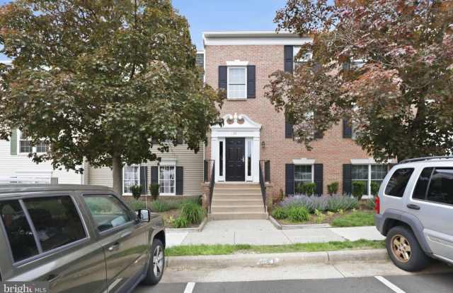 119 FORT EVANS RD SE #B