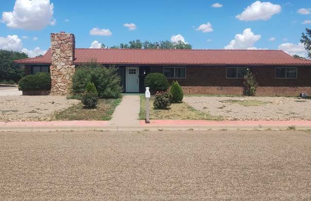 3 Bed 2 Bath Home!