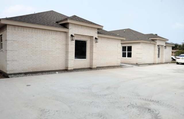 Photo of 916 Santa Isabel Blvd.