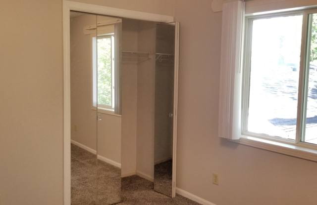 Photo of 921 W 20th Street