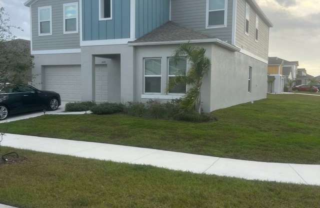 Photo of Spacious 5BR House in Winter Haven