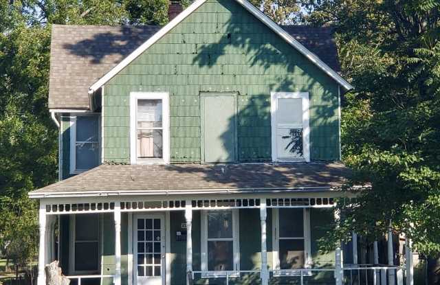 1024 Northeast Quincy Street