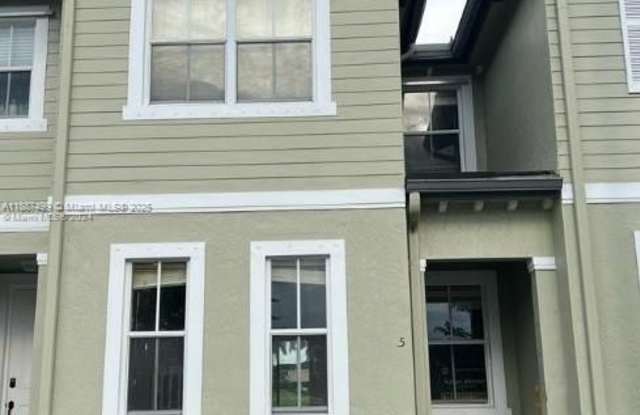 Photo of 205 SE 29th Ter