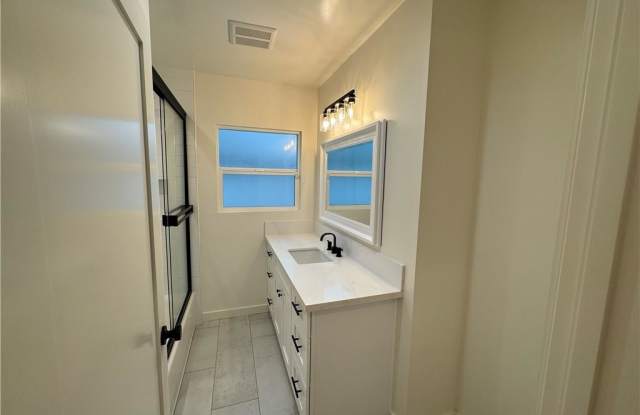 15234 Kingsbury Street