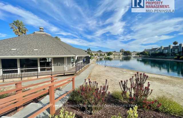 Stunning 2 Bedroom 1.5 Bathroom Waterfront Townhome in Foster City