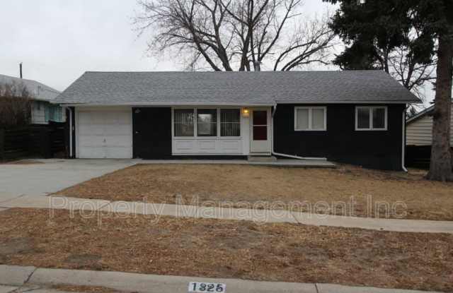1325 Diana Ln